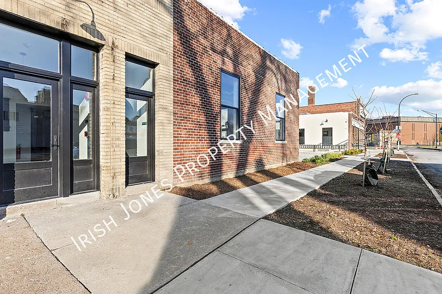 2 bed, 1110 sqft, $1,677 — Photo 4