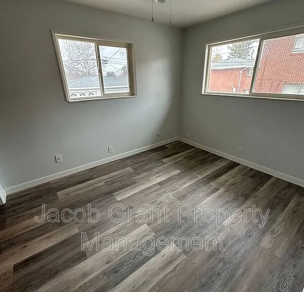2208 Saint Clair Rd — Photo 5