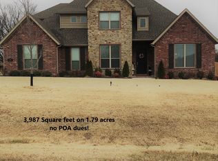 226 W Baker Ave, Springdale, AR 72762