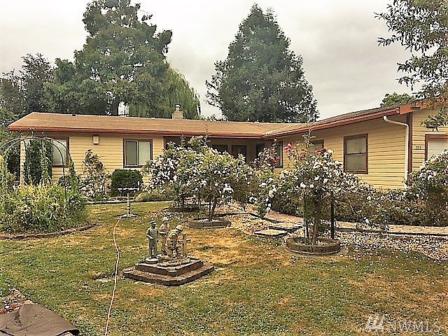1st image of 213 6th Ave N