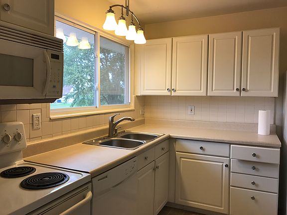 2nd image of 3223 Yvette Ct