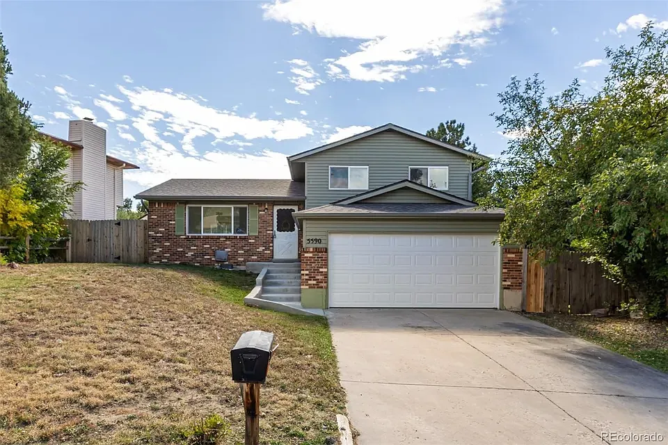 3 bed, 1.5 bath, 1400 sqft, $1,975 — Photo 1