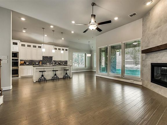 4th image of 6641 Elderberry Way