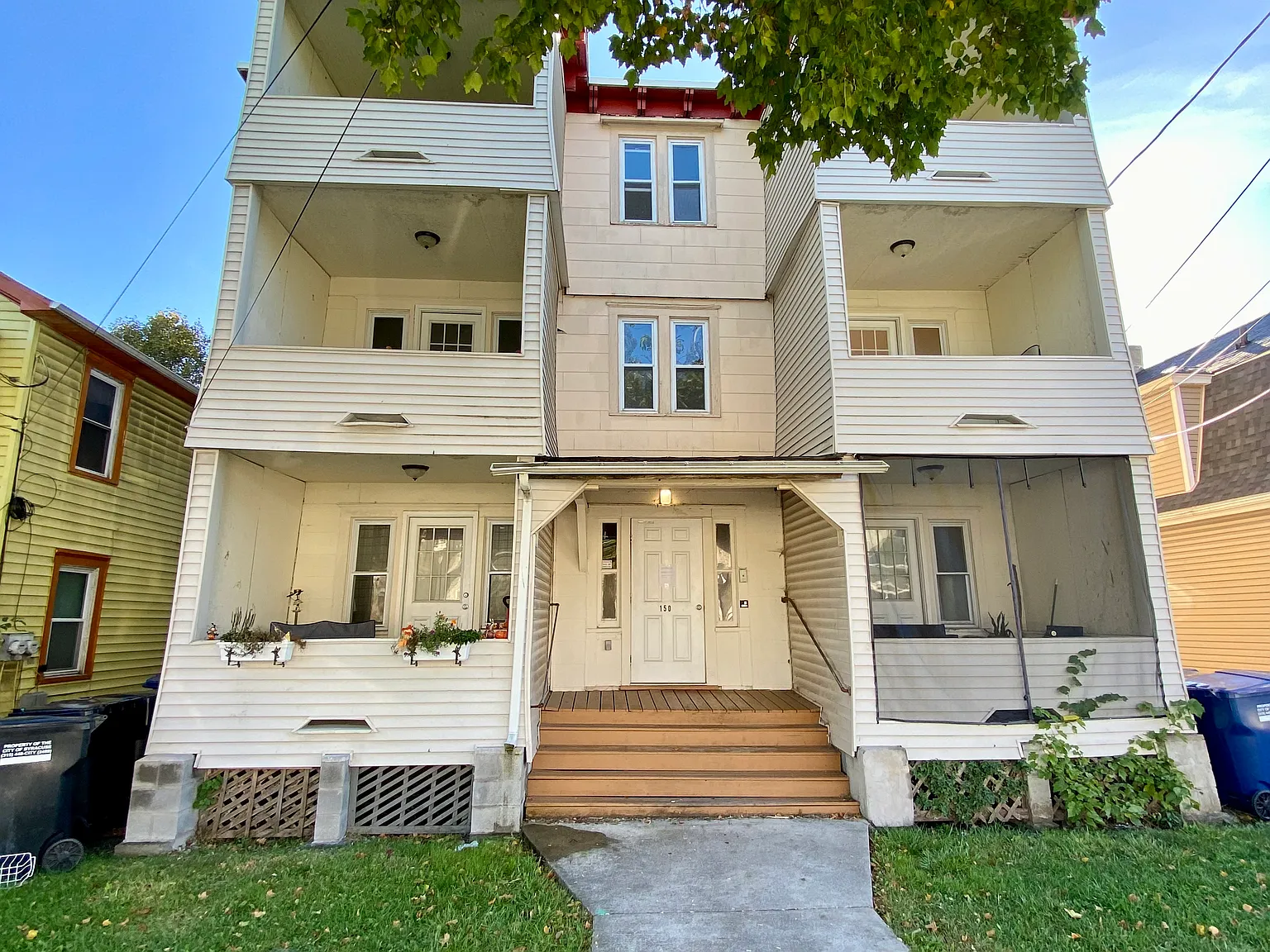 2 bed, 1050 sqft, $1,275 — Photo 1