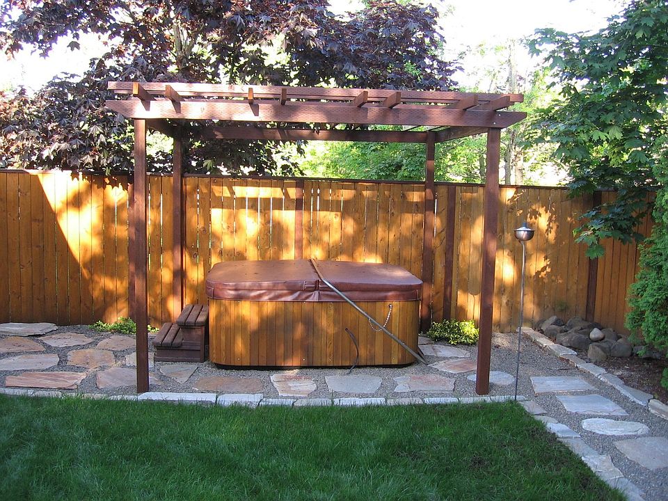 Hot Tub under Pergola