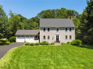 154 Farmcliff Dr, Glastonbury, CT 06033