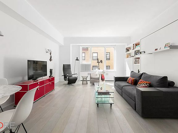 2nd image of 150 Central Park S #1009