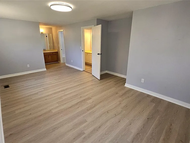 4244 S Bahama St — Photo 12