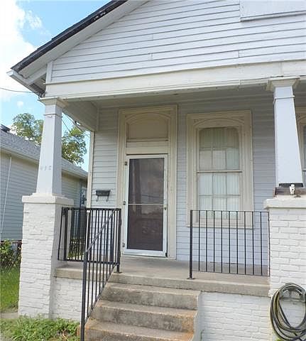 1st image of 418 Manhattan Blvd