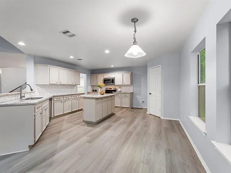 11745 Logan Ridge Dr — Photo 10