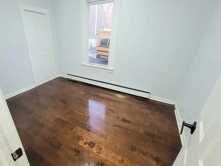 11-10 Rodwell Ave #1 — Photo 5