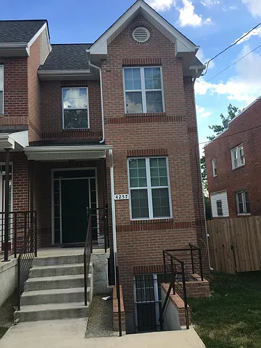 4257 Brooks St NE Photo 1