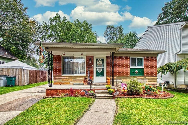 1st image of 313 W Elza Ave