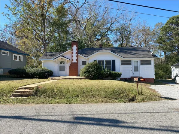 110 Church St, Valley, AL 36854