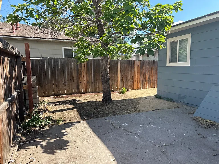 796 Moran St — Photo 18