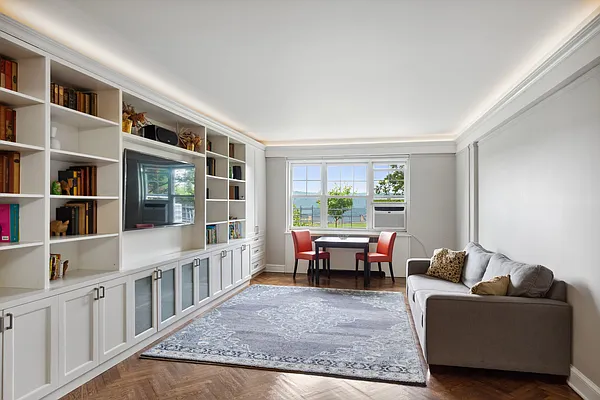 Sold by Compass | media 2