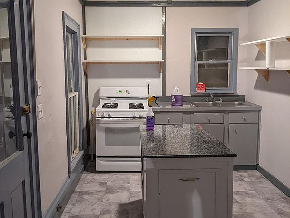 5th image of 1078 W Buffalo St