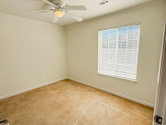 5th image of 263 Pelham St