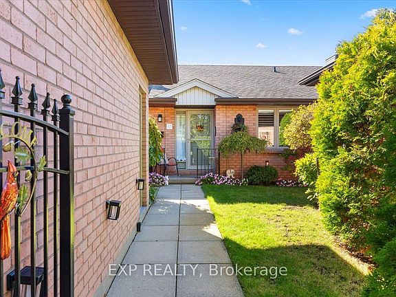 4th image of 55 Fiddlers Green Rd #33