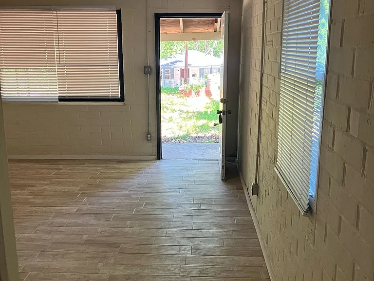 521 Hall St #1 — Photo 14