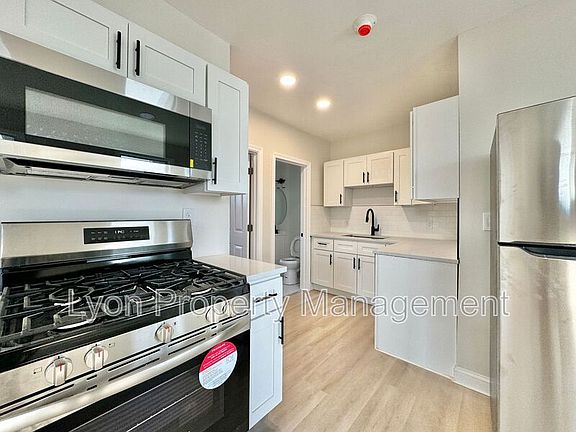 5th image of 204 Chapin Ave #2R