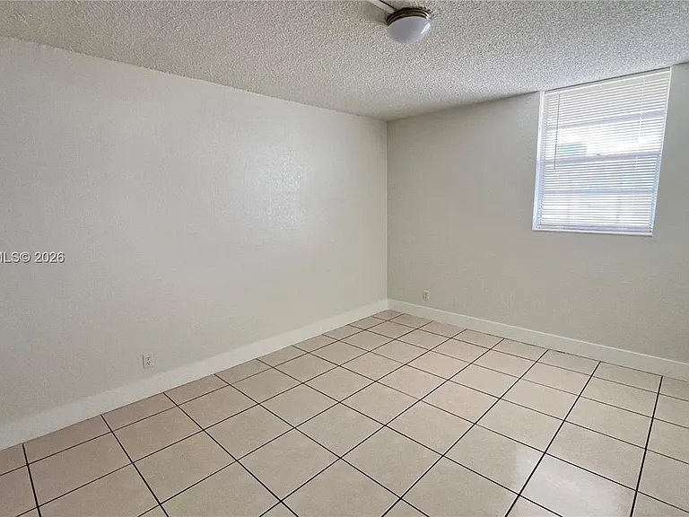 4550 NW 9th St #817E — Photo 10