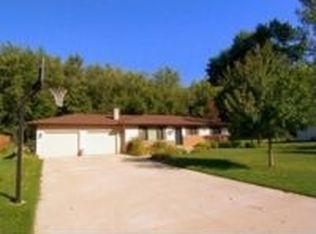 2451 S Country Ln, Beloit, WI 53511