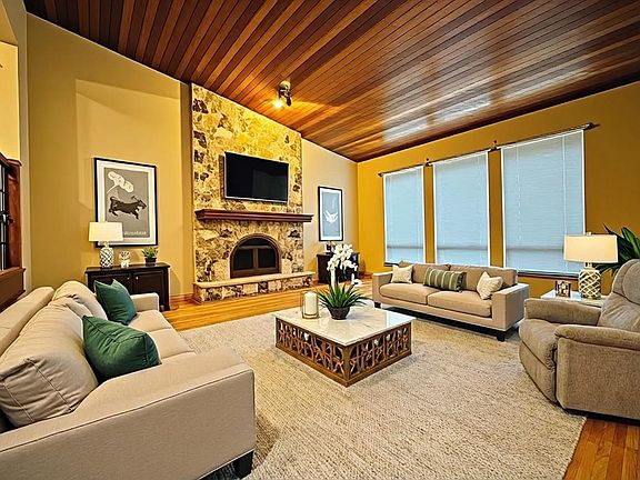 2nd image of 6830 Cedarbrook Pl