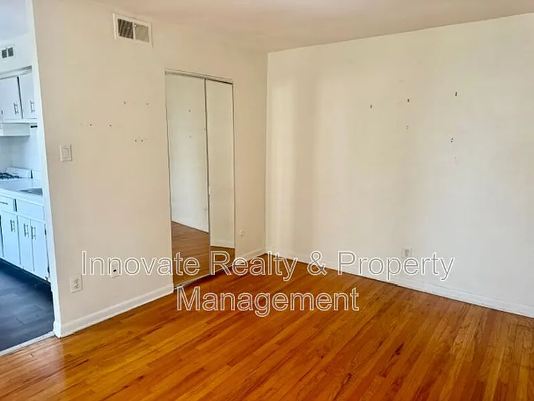 9513 Hoff St #9 — Photo 10