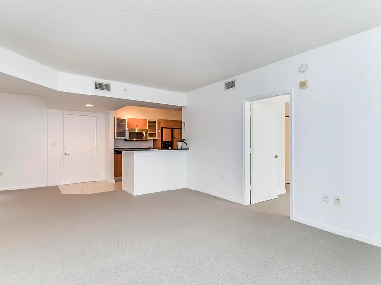 18800 NE 29th Ave #923 — Photo 11