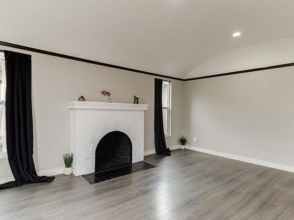 4th image of 1658 W 65th Pl