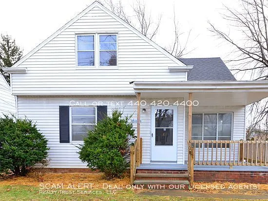 15098 Rockside Rd photo 1