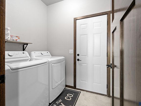 4th image of 2314 E Copalis Pl