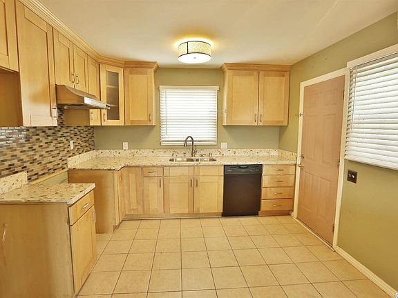 4th image of 3321 Charlotte Ave