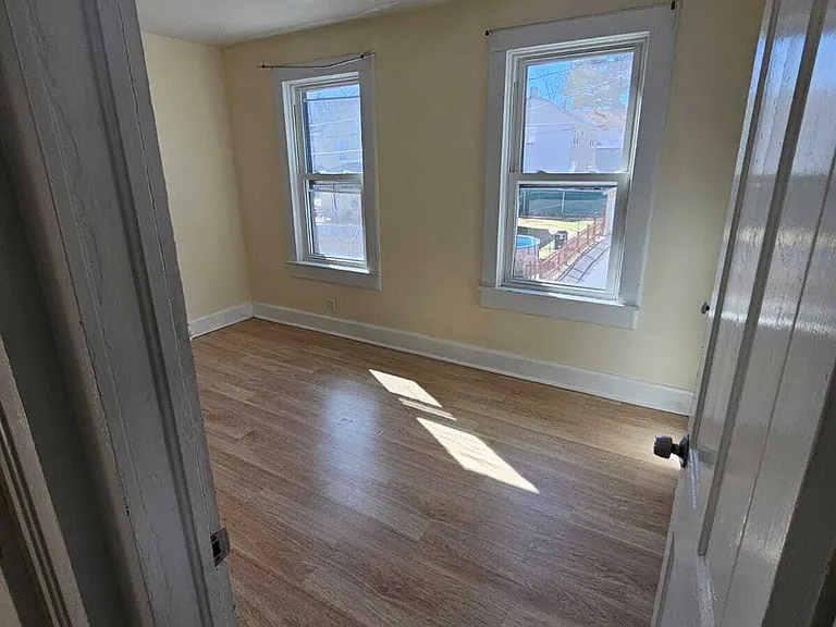 11 Ann St — Photo 4