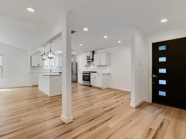 2608 Piping Rock Trl — Photo 4