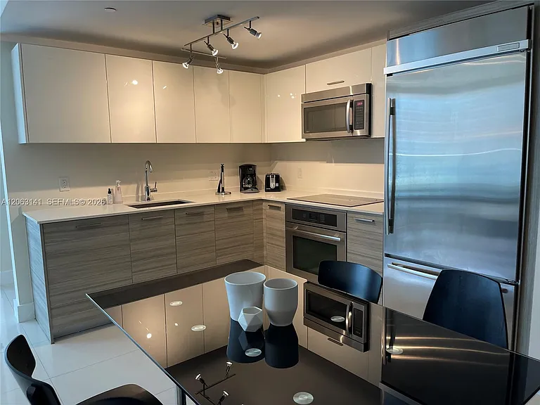 1300 Brickell Bay Dr #2010 — Photo 7