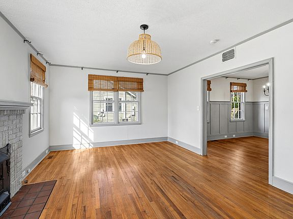 5th image of 29 Chestnut St
