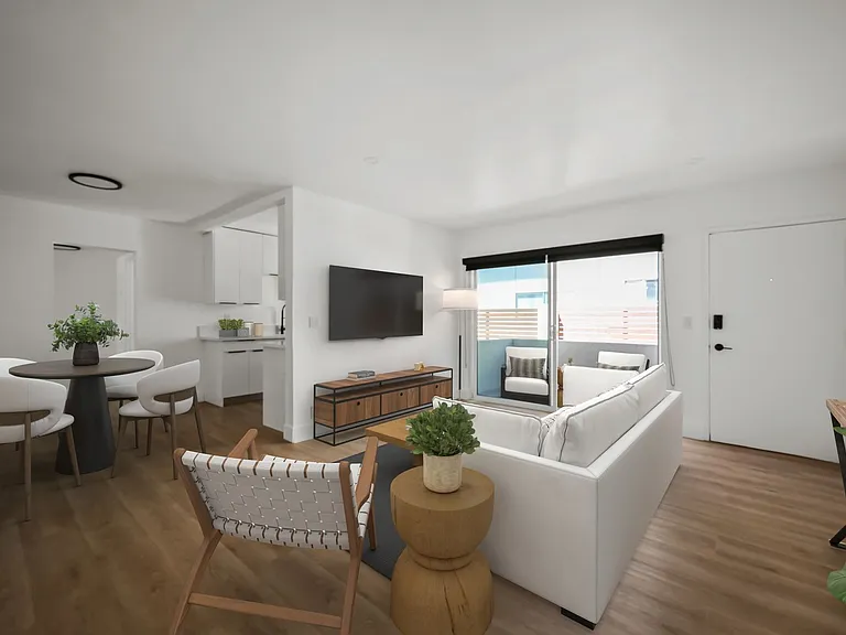 2034 S Garth Avenue Apartments — Photo 41