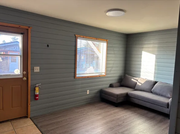 3619 Main St #4, Homer, AK 99603