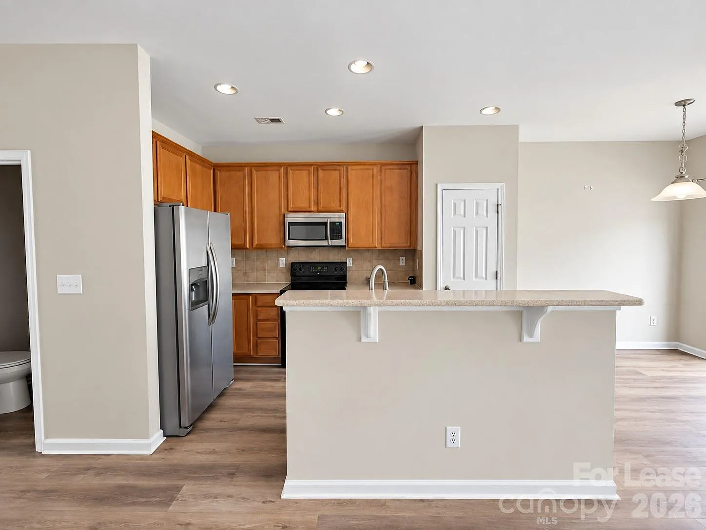 3 bed, 4.0 bath, 2180 sqft, $2,100 — Photo 4
