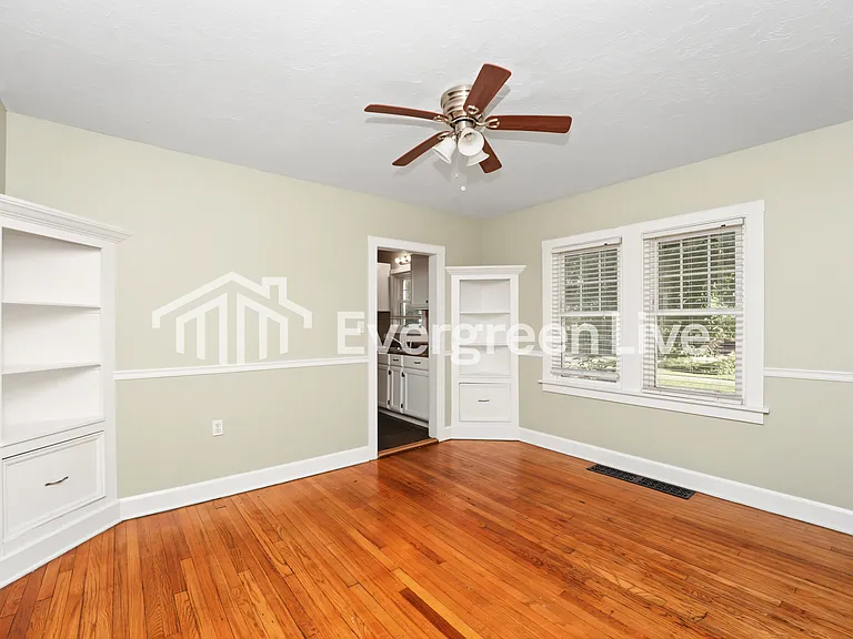 842 Montford Rd — Photo 4