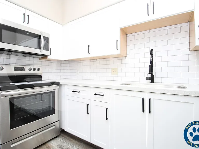 2807 E Paradise Ln #102 — Photo 1