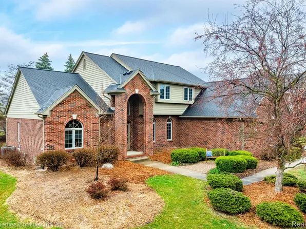 22257 Hazelton Ct, Novi, MI 48374