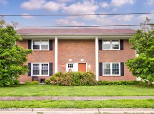 8319 Damascus Cir, Louisville, KY 40228