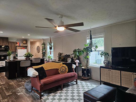 2nd image of 905 E KALSCHED STREET