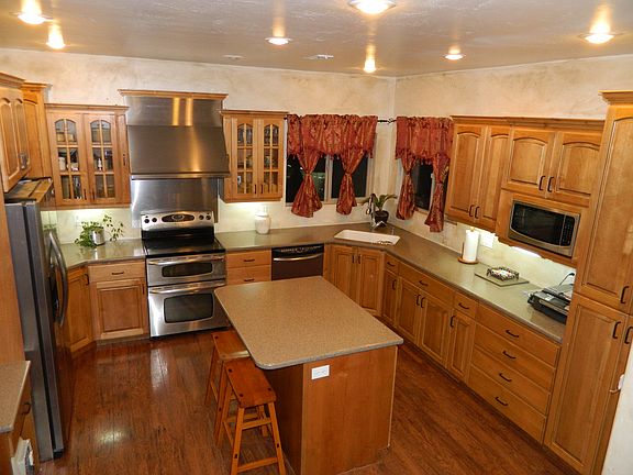 3rd image of 1442 S Honey Ln