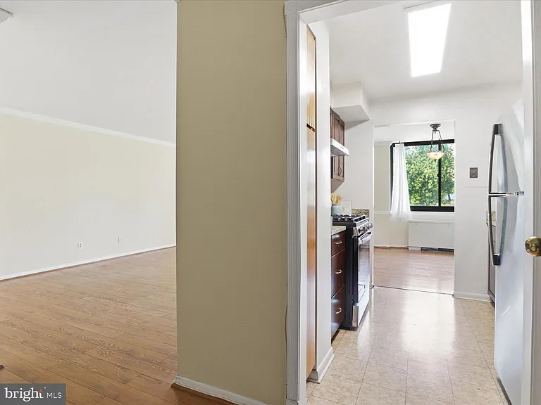 600 Roosevelt Blvd #317 — Photo 9