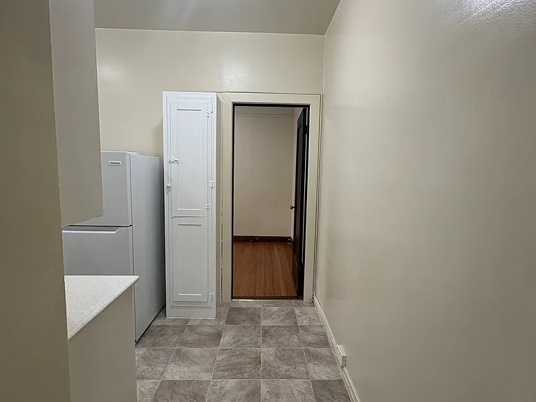 Lenox Apartments — Photo 17