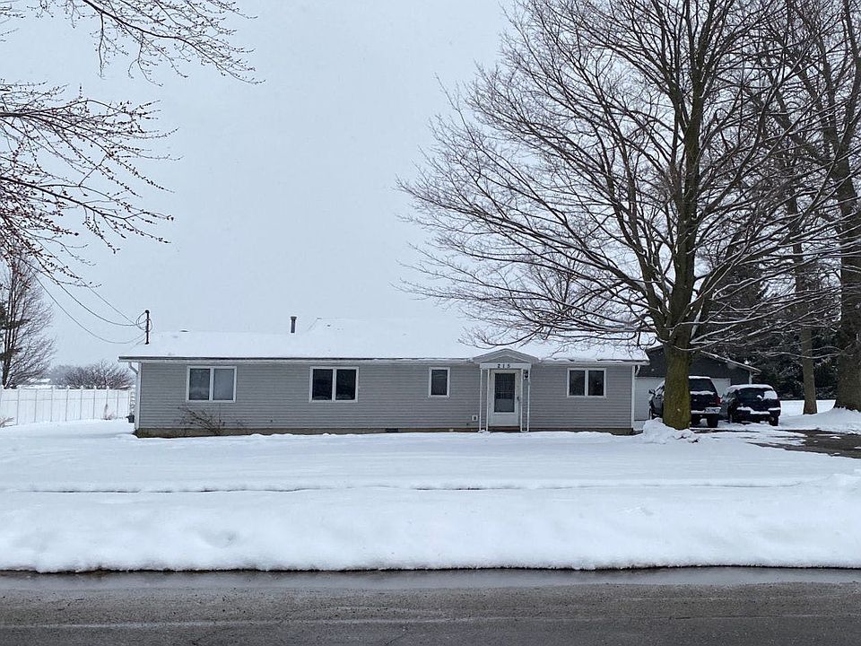 1st image of 215 S Main St